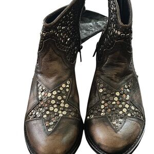 Frye Deborah Star Leather Studded Brown Ankle Boots size size 6 1/2M